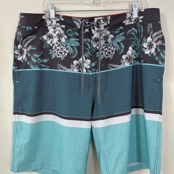 Goodfellow & Co Men’s Blue White Floral Striped Drawstring Bathing Suit - Picture 2 of 5